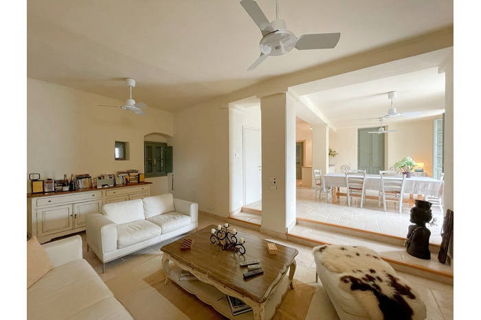 House, 5 381 m²