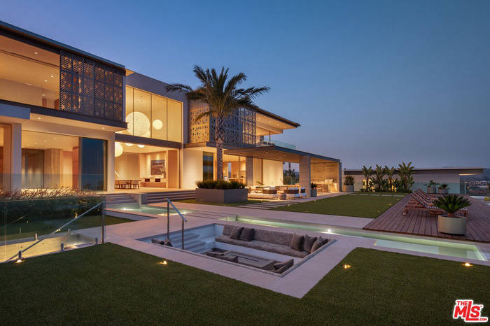 House, 50 067 m²
