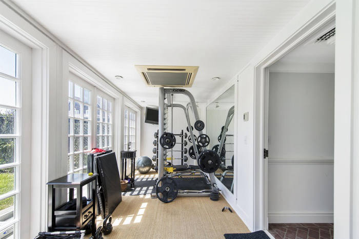 House, 21 000 m²