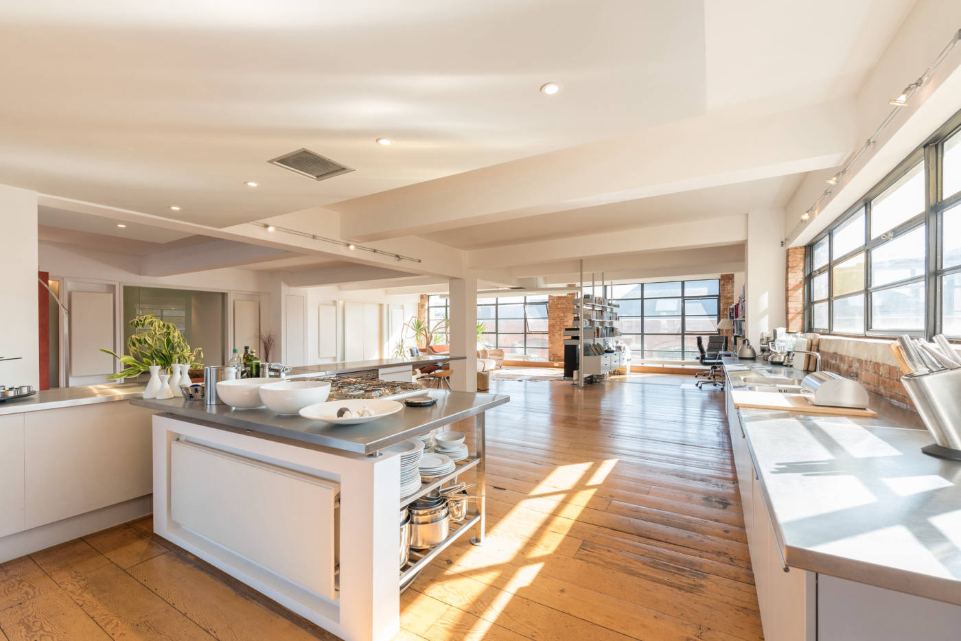 Квартира, 3197 м², 4 464 000$ — FAKTOR