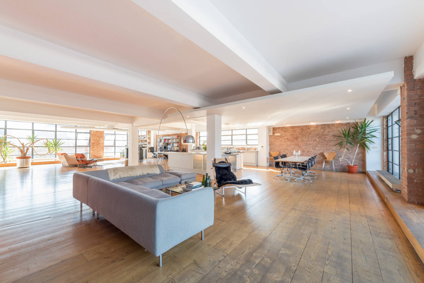 Квартира, 3197 м², 4 464 000$ — FAKTOR