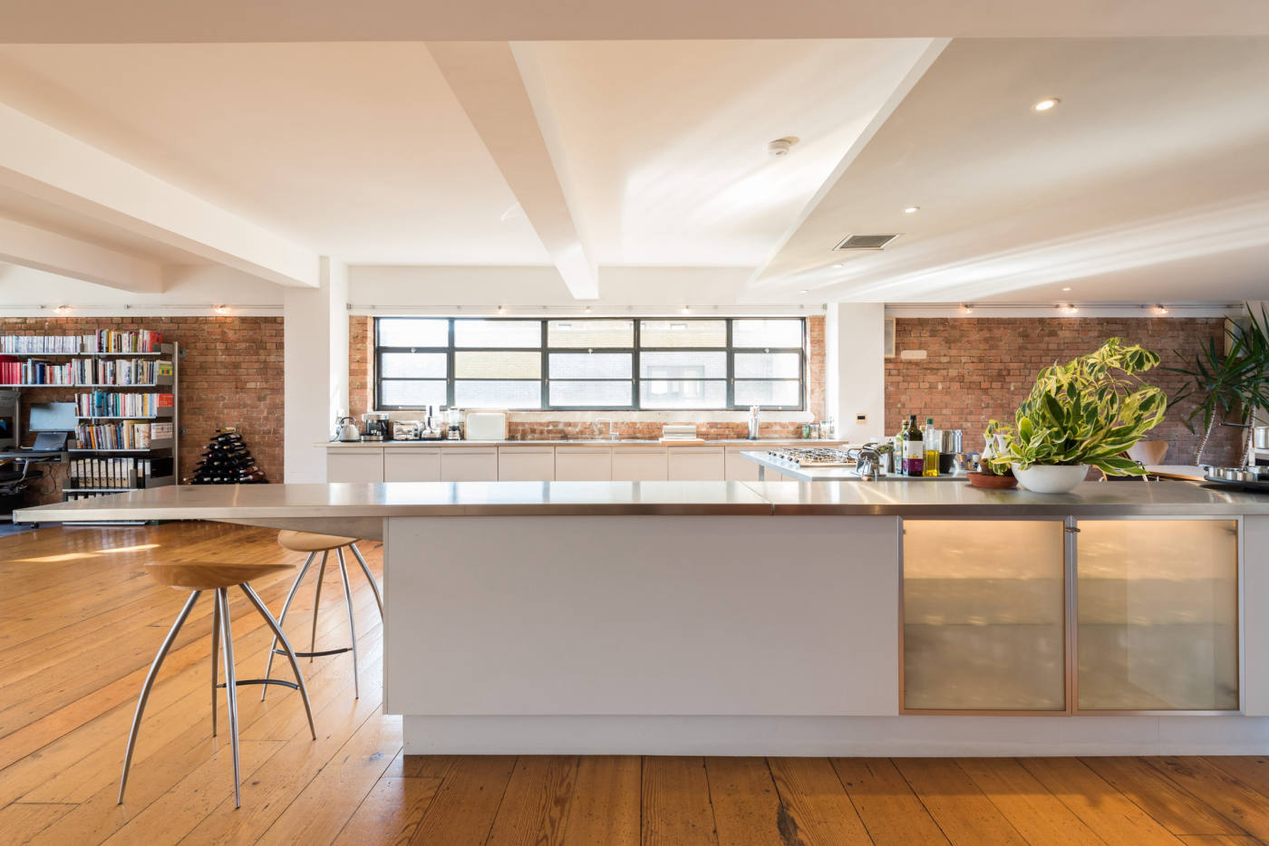 Квартира, 3197 м², 4 464 000$ — FAKTOR