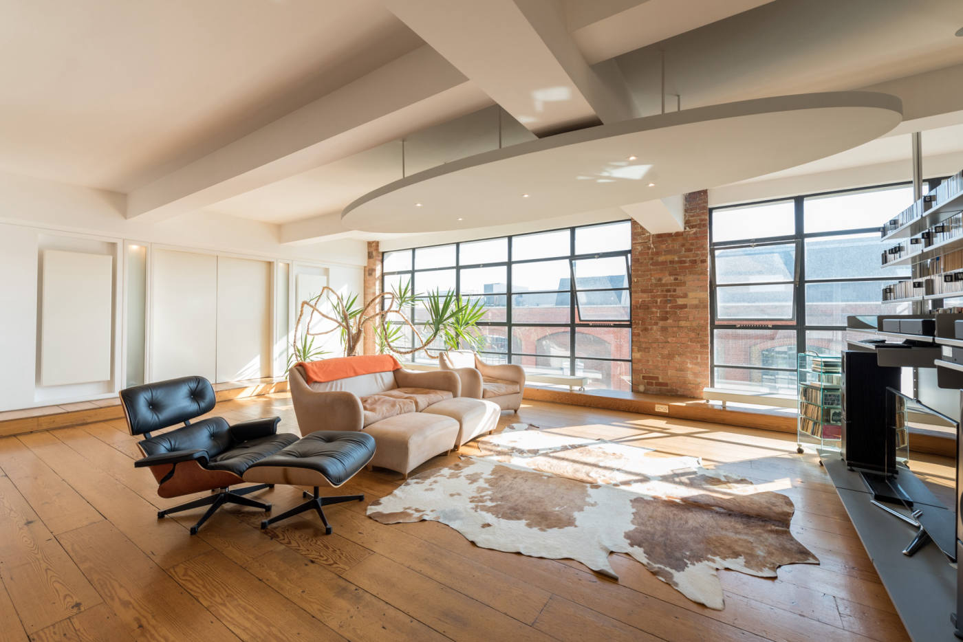 Квартира, 3197 м², 4 464 000$ — FAKTOR