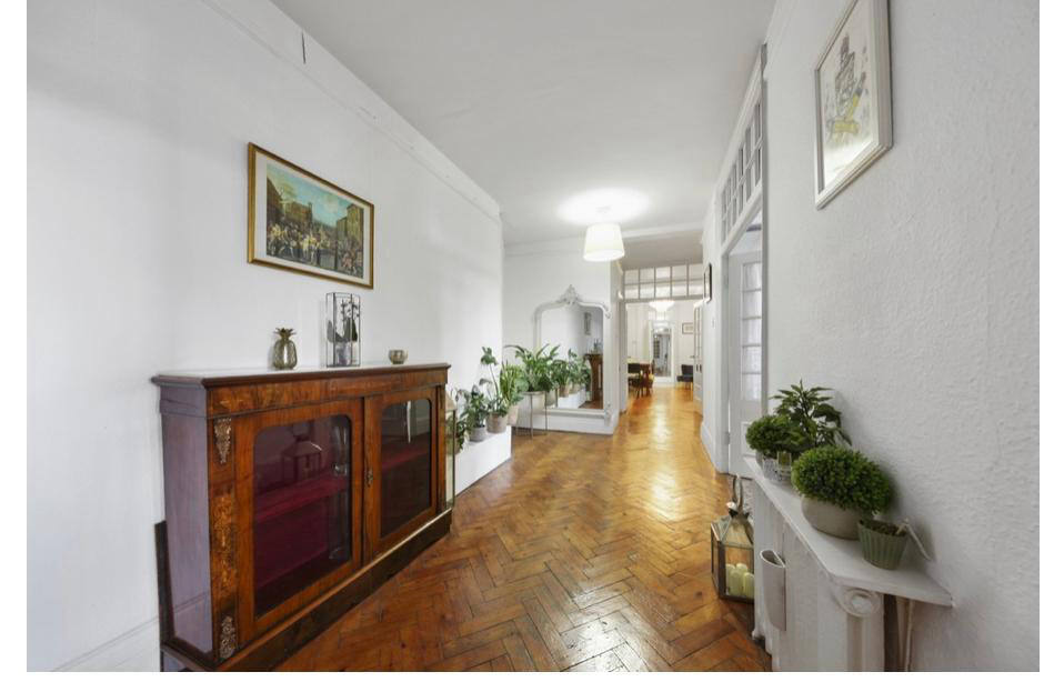 Квартира, 1615 м², 2 356 000$ — FAKTOR