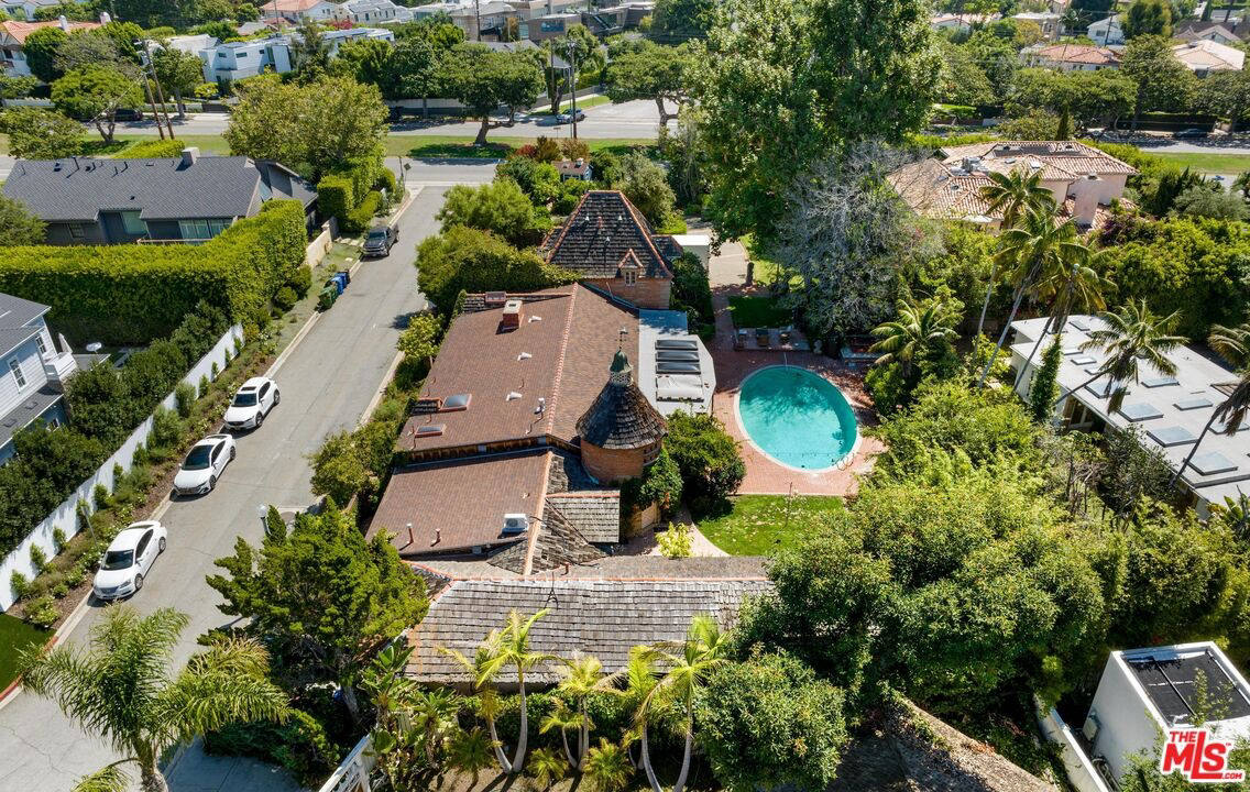 Дом, 4058 м², 5 750 000$ — FAKTOR