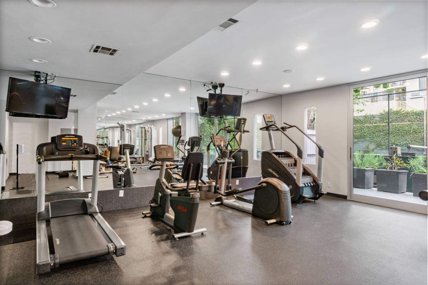 Квартира, 2250 м², 2 400 000$ — FAKTOR