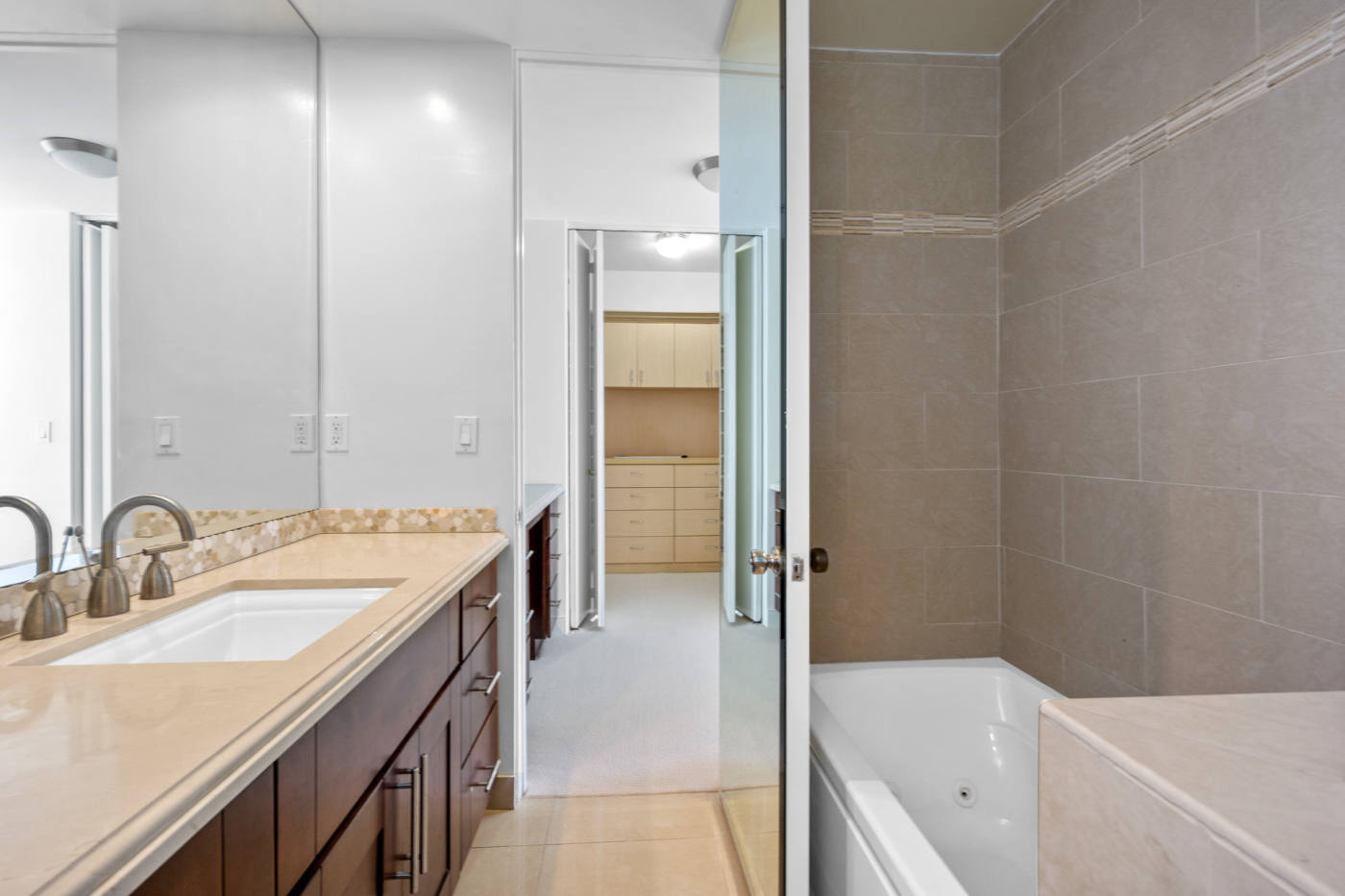 Квартира, 2250 м², 2 400 000$ — FAKTOR