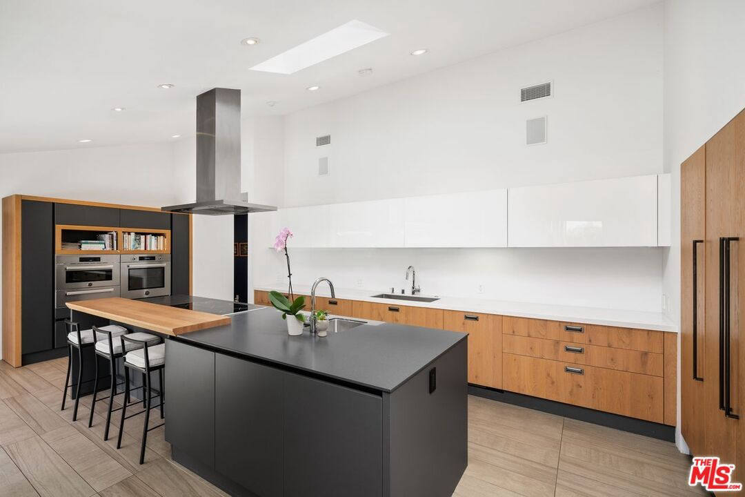 Квартира, 4822 м², 5 749 000$ — FAKTOR