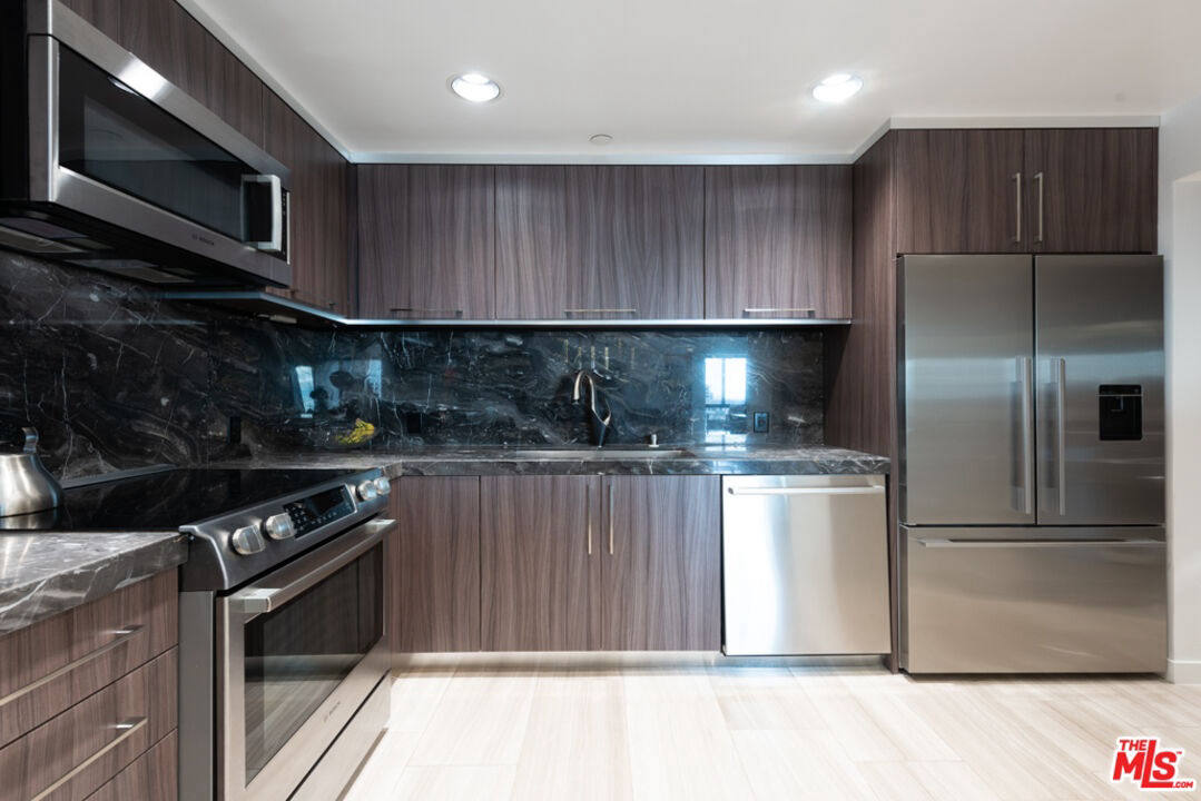 Квартира, 1938 м², 2 695 000$ — FAKTOR