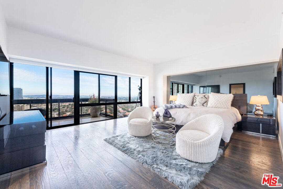 Квартира, 1938 м², 2 695 000$ — FAKTOR