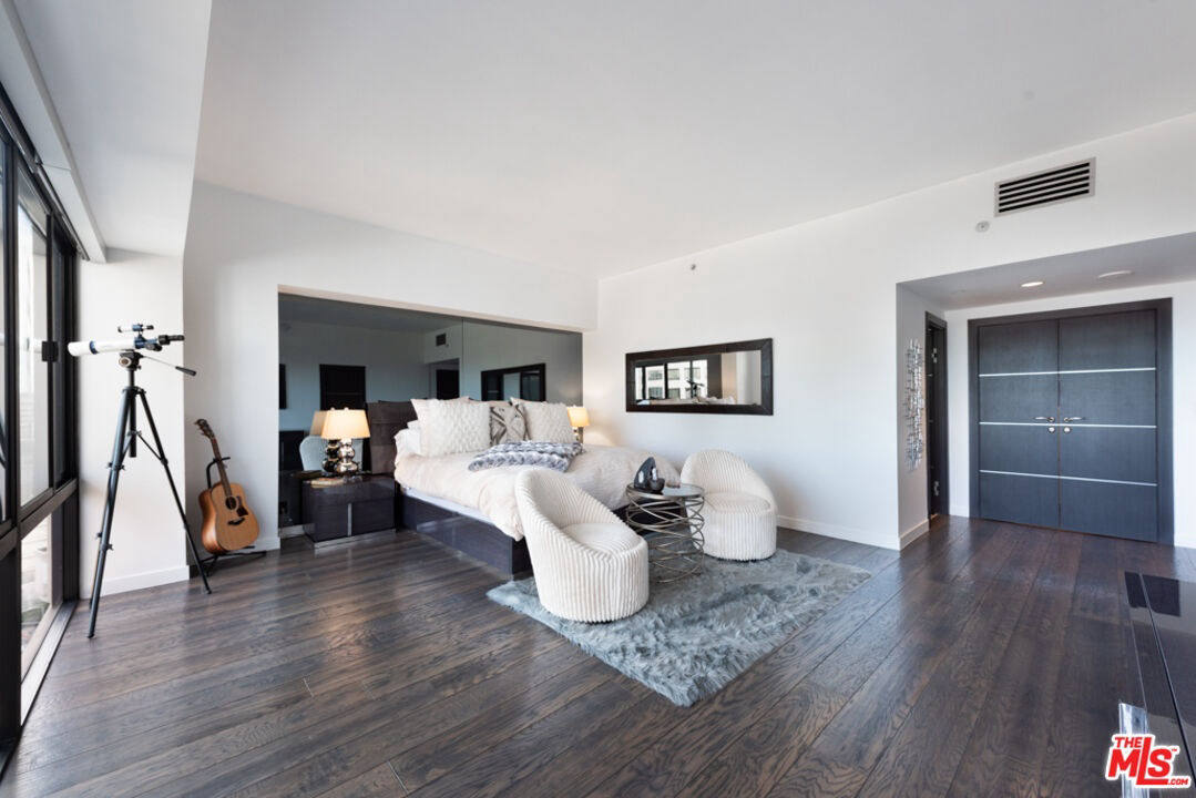 Квартира, 1938 м², 2 695 000$ — FAKTOR