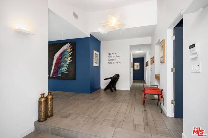 Квартира, 4822 м², 5 749 000$ — FAKTOR