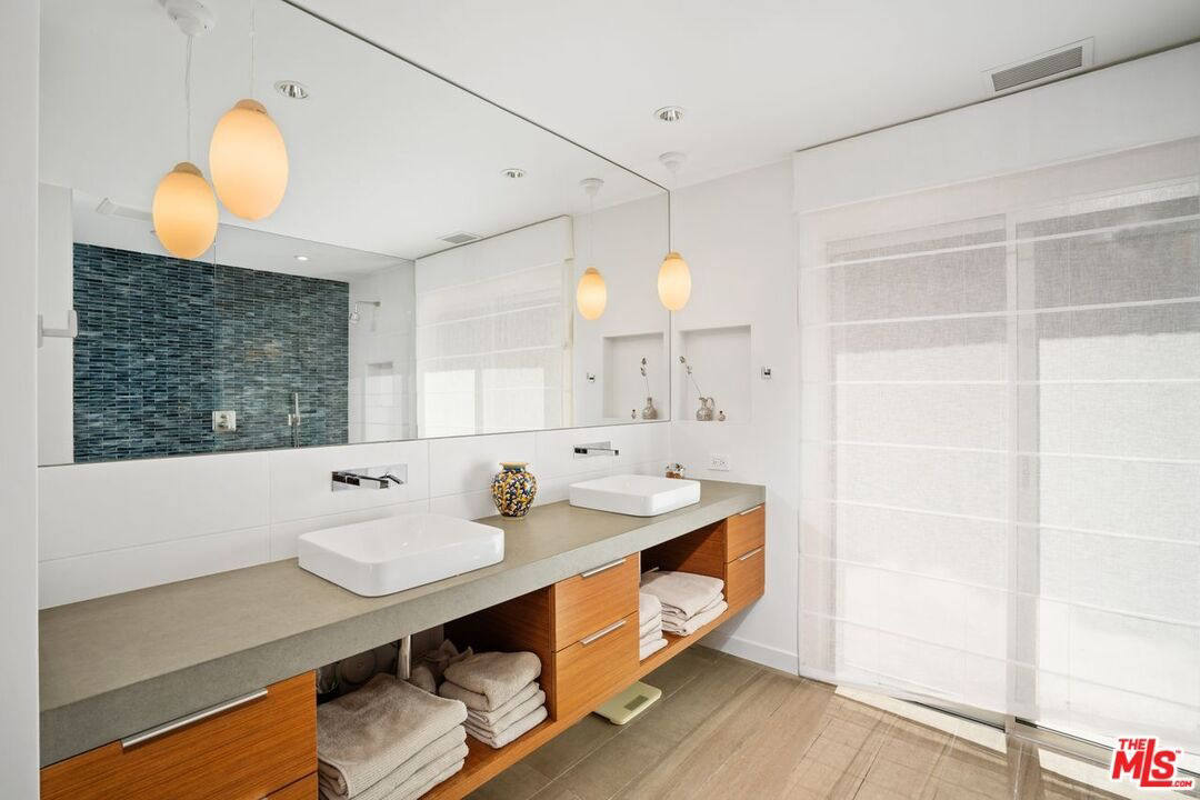 Квартира, 4822 м², 5 749 000$ — FAKTOR