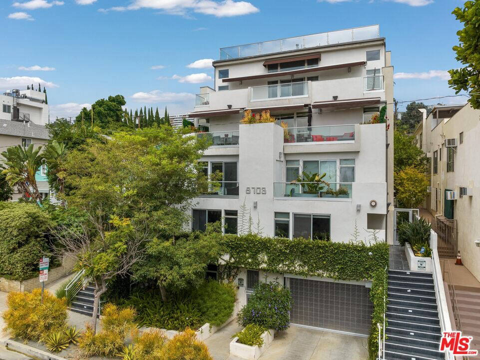 Квартира, 2573 м², 1 195 000$ — FAKTOR