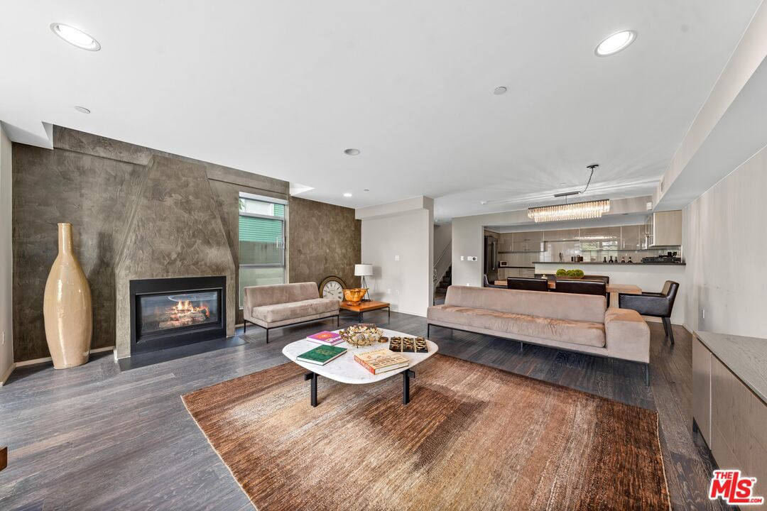 Квартира, 2573 м², 1 195 000$ — FAKTOR