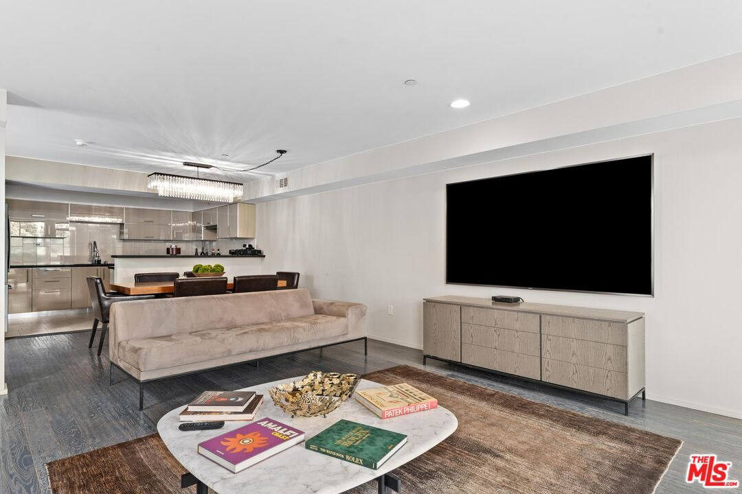 Квартира, 2573 м², 1 195 000$ — FAKTOR