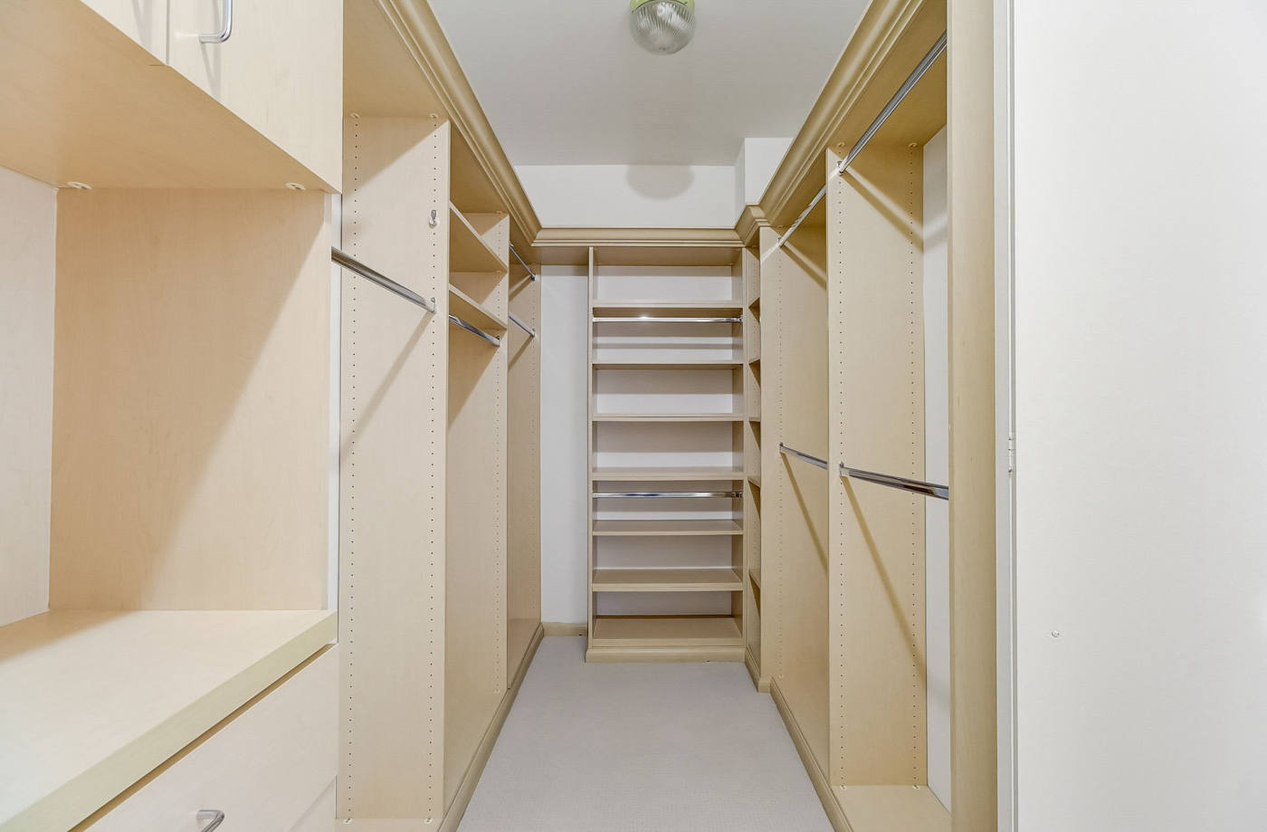 Квартира, 2250 м², 2 400 000$ — FAKTOR