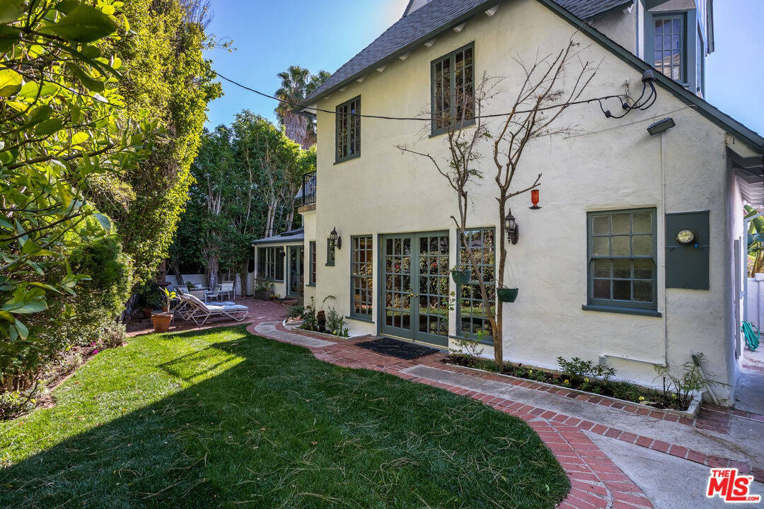 Дом, 3089 м², 2 550 000$ — FAKTOR