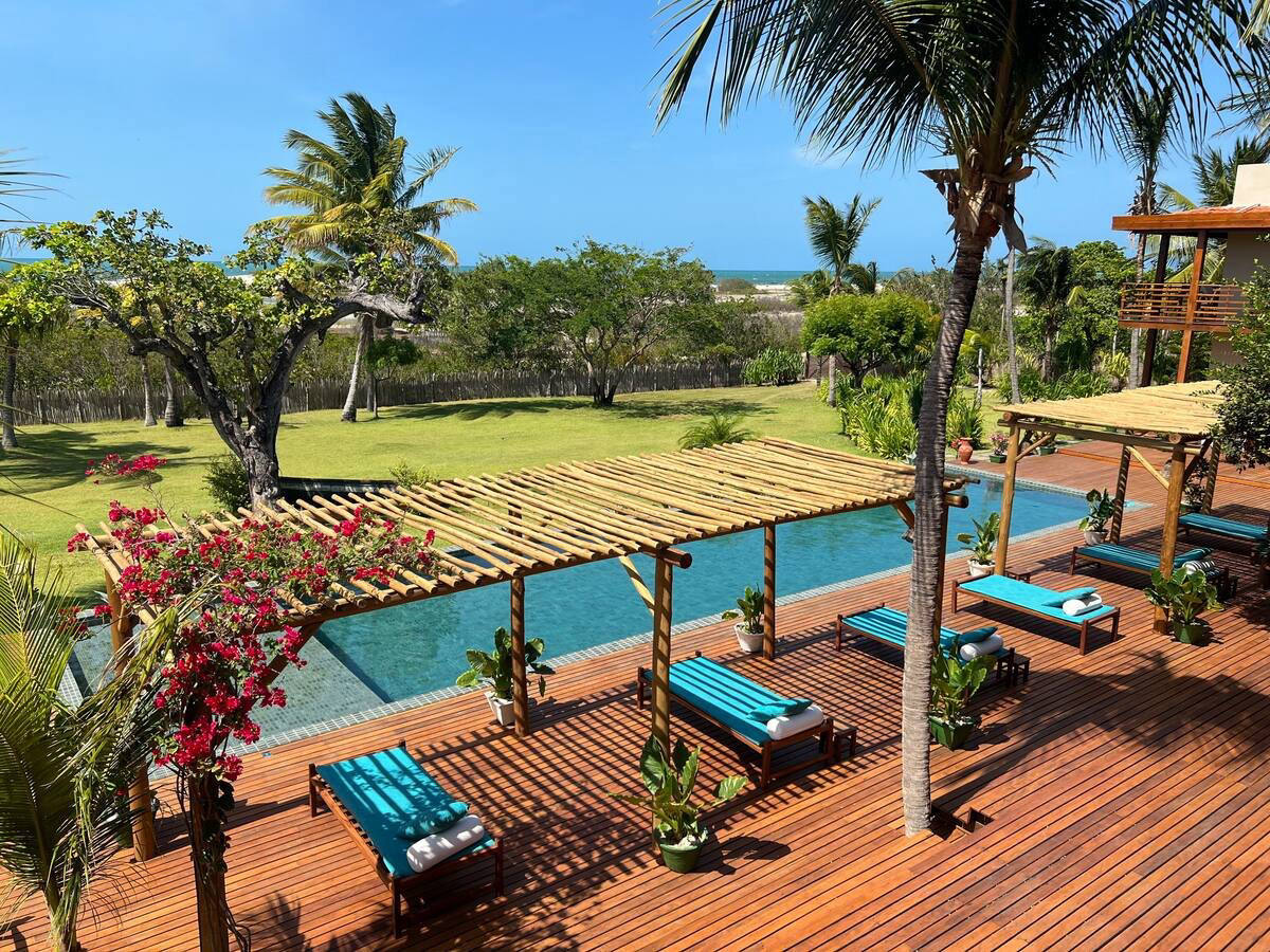 House, 9 688 m²