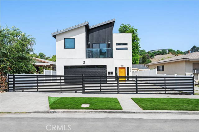 House, 31 667 m²