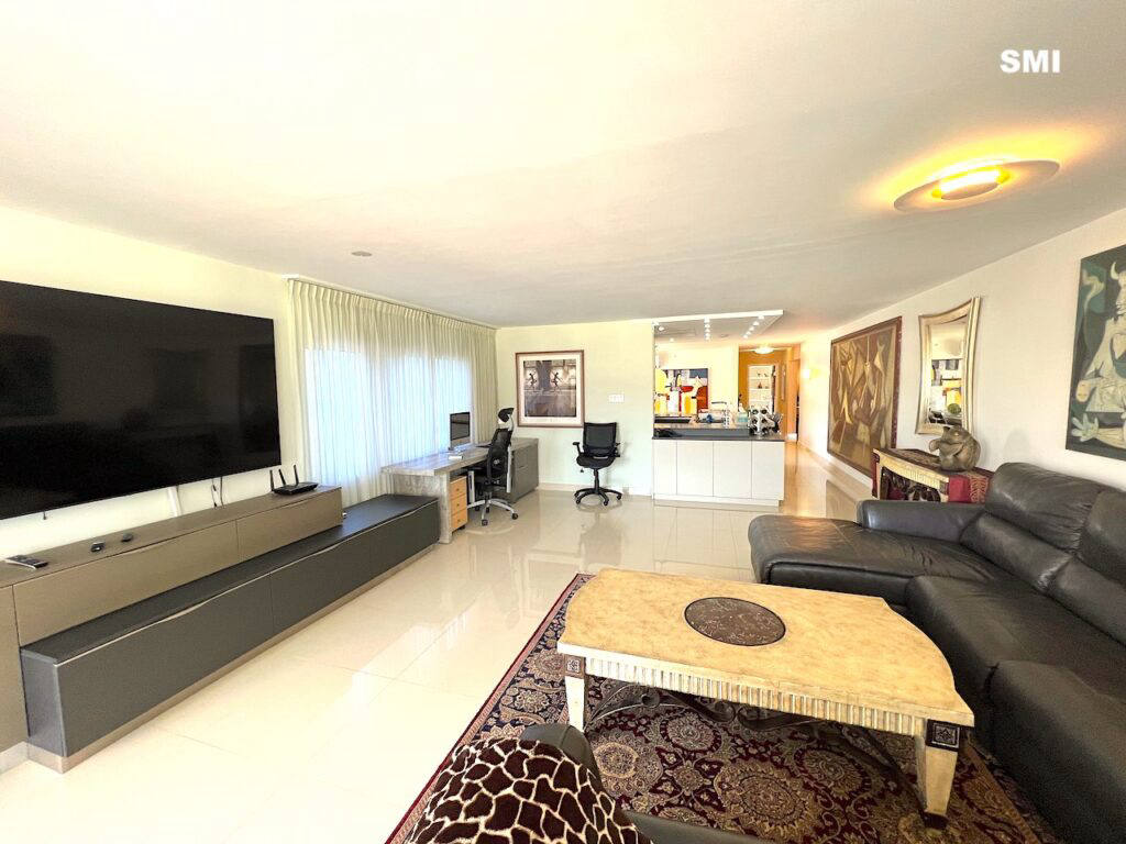 Квартира, 3800 м², 950 000$ — FAKTOR