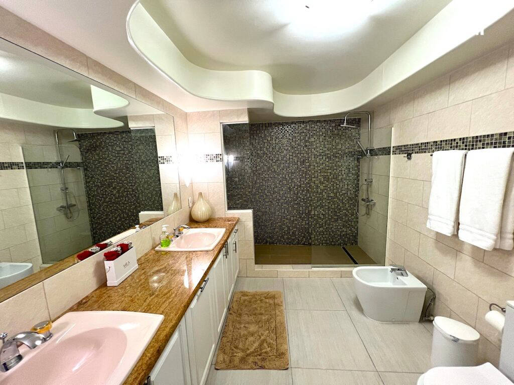 Квартира, 3800 м², 950 000$ — FAKTOR