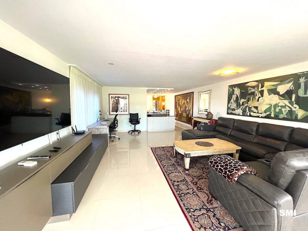 Квартира, 3800 м², 950 000$ — FAKTOR