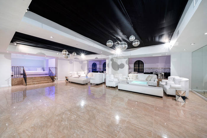 Дом, 43000 м², 55 000 000$ — FAKTOR