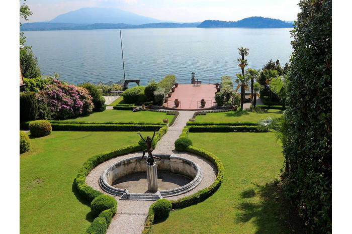 House, 5 920 m²