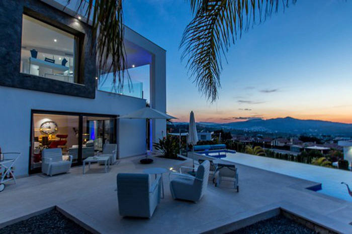House, 3 918 m²