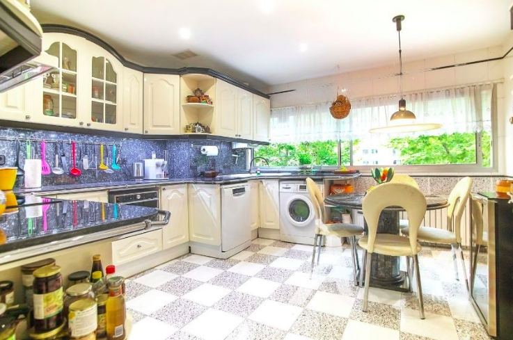 Квартира, 1248 м², 745 000$ — FAKTOR