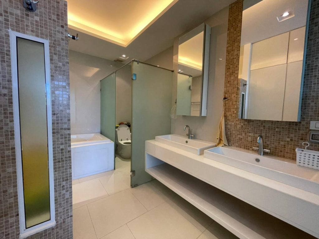 Квартира, 1356 м², 396 060$ — FAKTOR