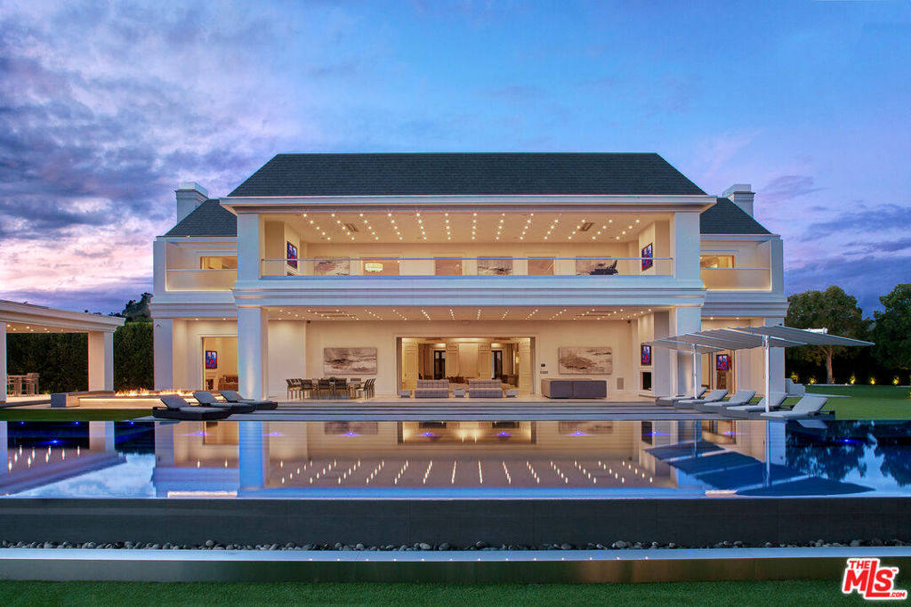 Дом, 38000 м², 85 000 000$ — FAKTOR