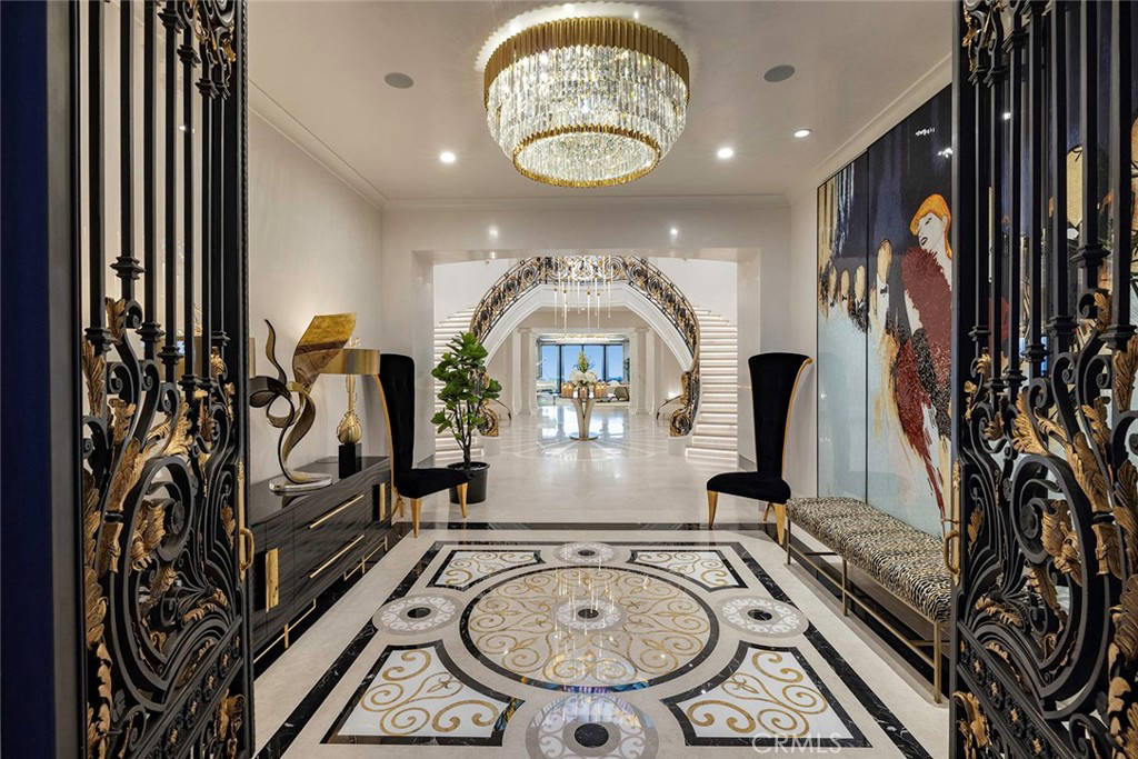 Дом, 15500 м², 69 800 000$ — FAKTOR