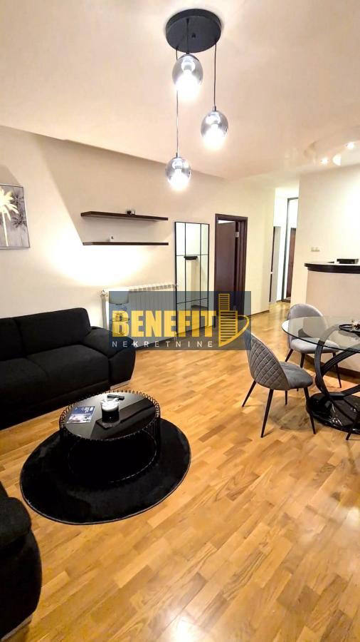 Квартира, 915 м², 360 000$ — FAKTOR