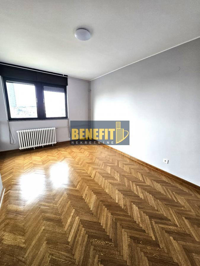 Квартира, 1066 м², 410 000$ — FAKTOR