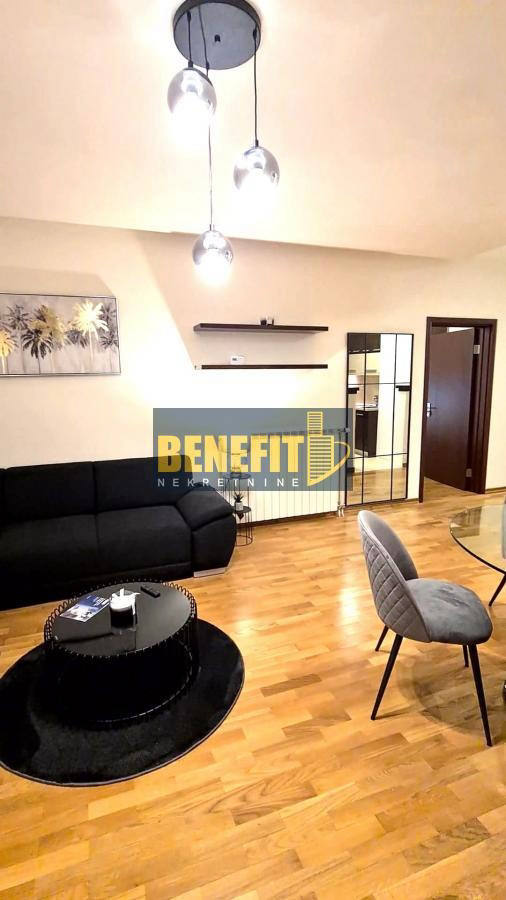 Квартира, 915 м², 360 000$ — FAKTOR