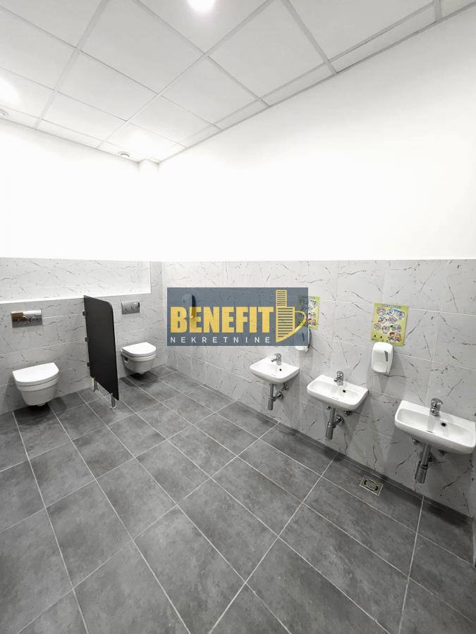 Комерційна нерухомість, 8073 м², 2 350 000$ — FAKTOR