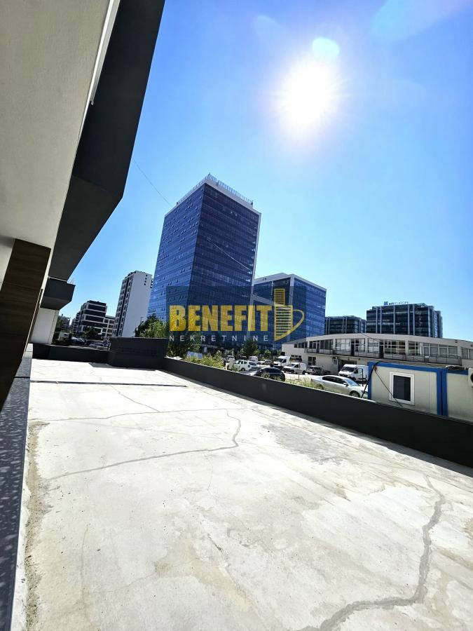 Комерційна нерухомість, 8073 м², 2 350 000$ — FAKTOR