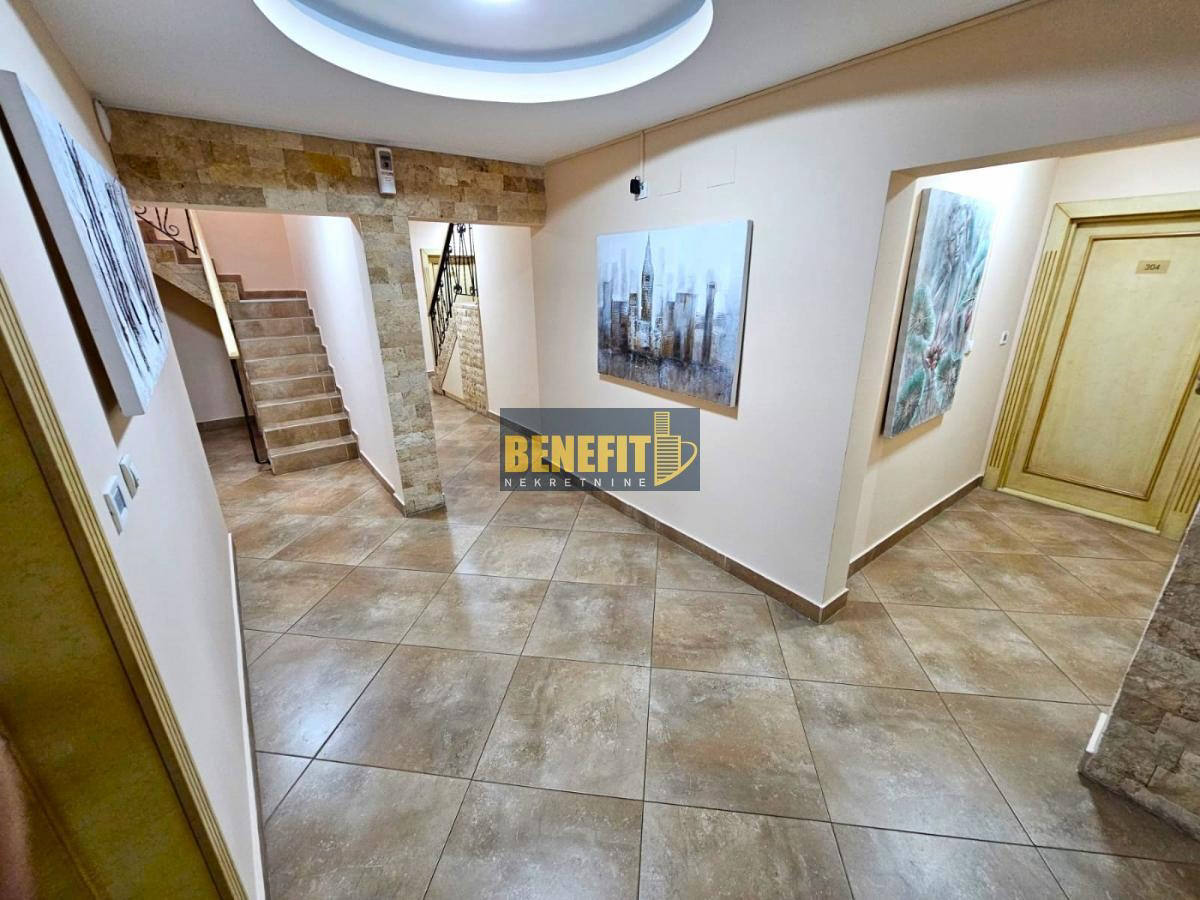 Комерційна нерухомість, 15231 м², 2 400 000$ — FAKTOR