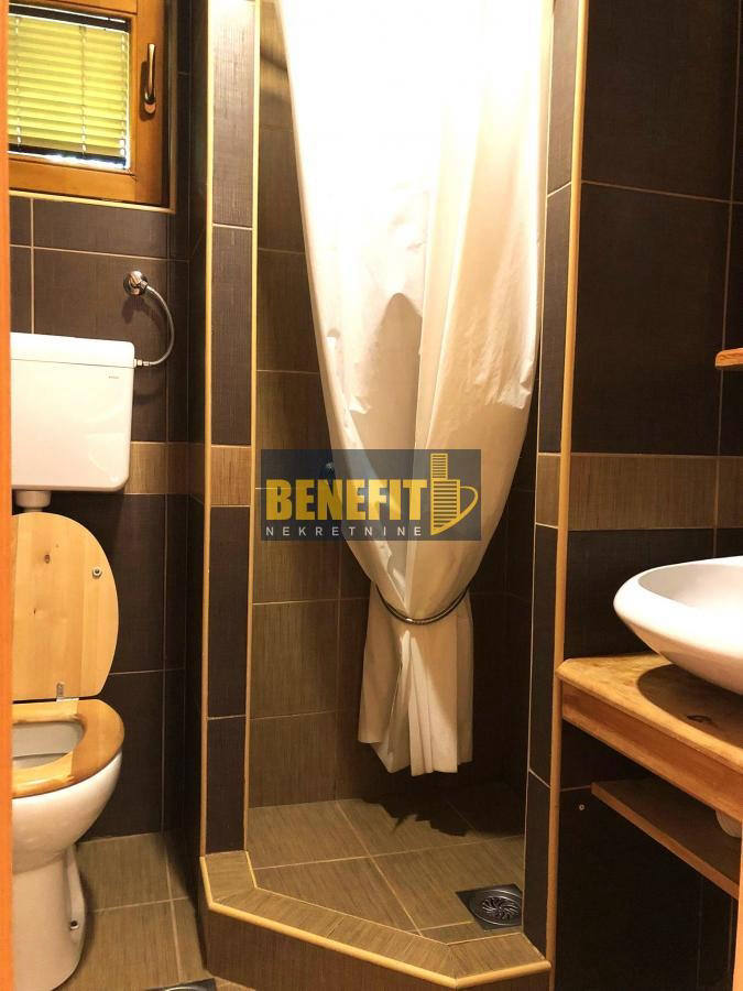 Коммерческая недвижимость, 4575 м², 890 000$ — FAKTOR