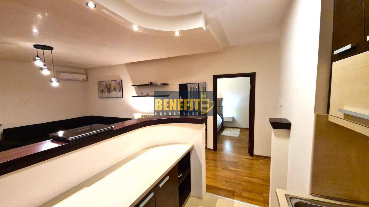 Квартира, 915 м², 360 000$ — FAKTOR