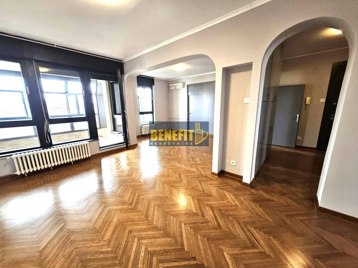 Квартира, 1066 м², 410 000$ — FAKTOR