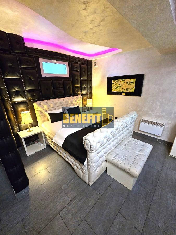 Комерційна нерухомість, 15231 м², 2 400 000$ — FAKTOR