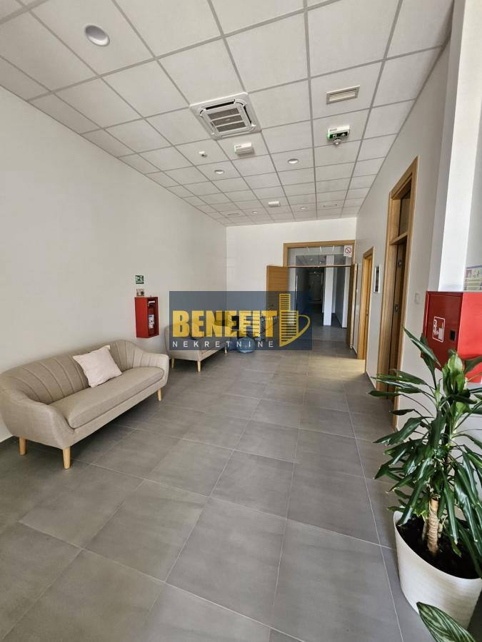 Комерційна нерухомість, 8073 м², 2 350 000$ — FAKTOR