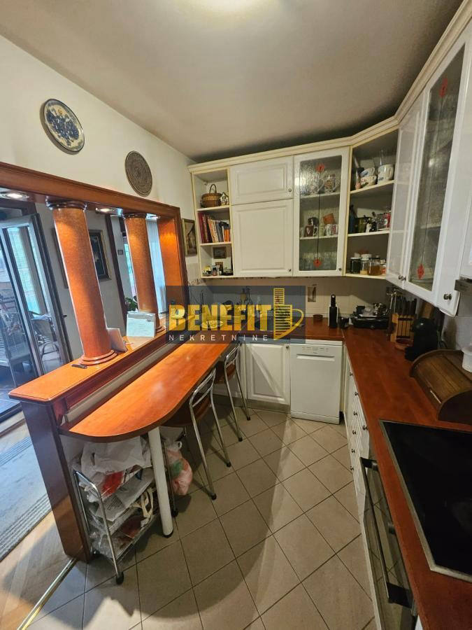 Квартира, 1615 м², 557 000$ — FAKTOR