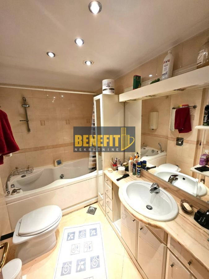 Квартира, 1615 м², 557 000$ — FAKTOR