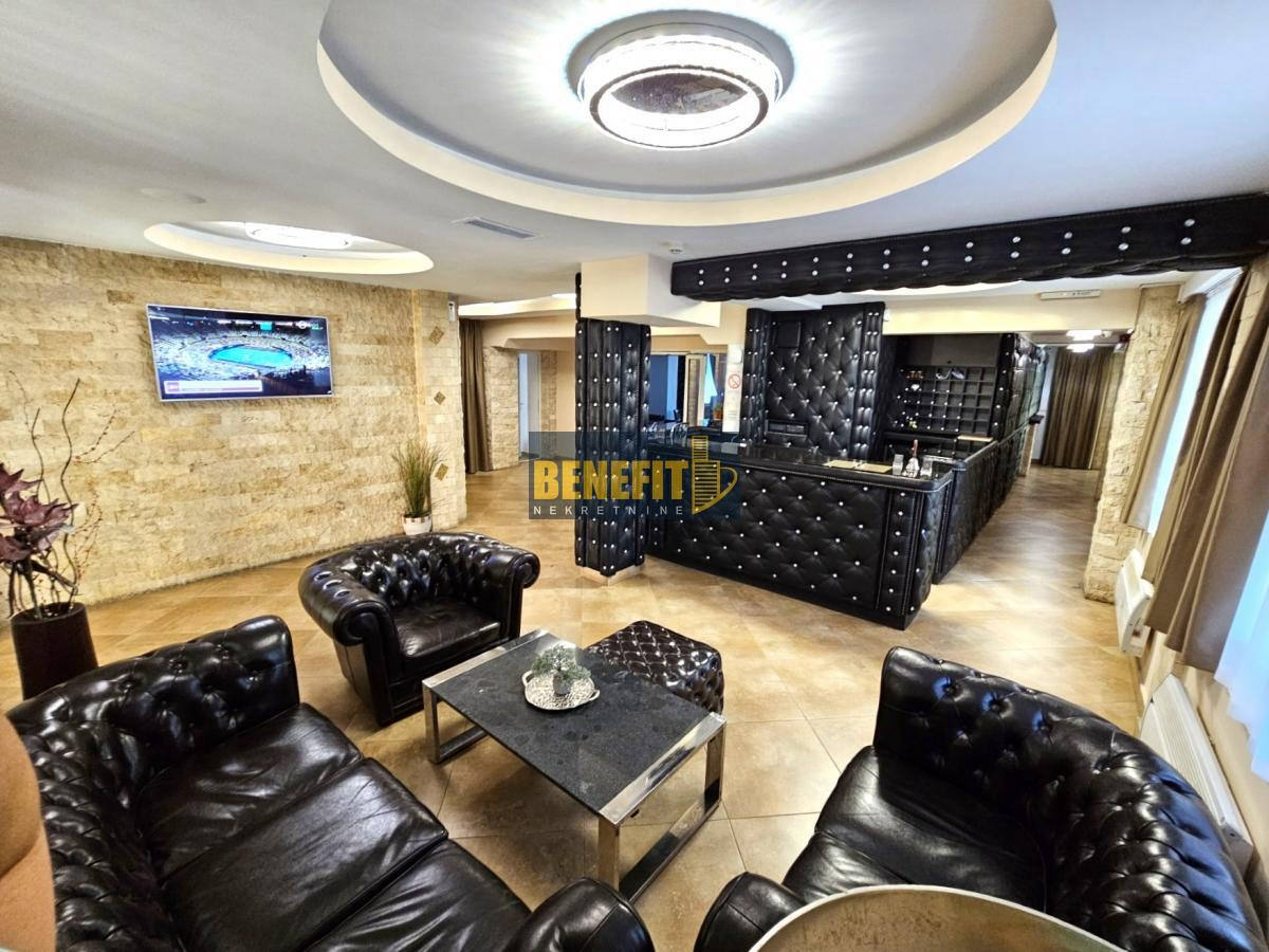 Комерційна нерухомість, 15231 м², 2 400 000$ — FAKTOR
