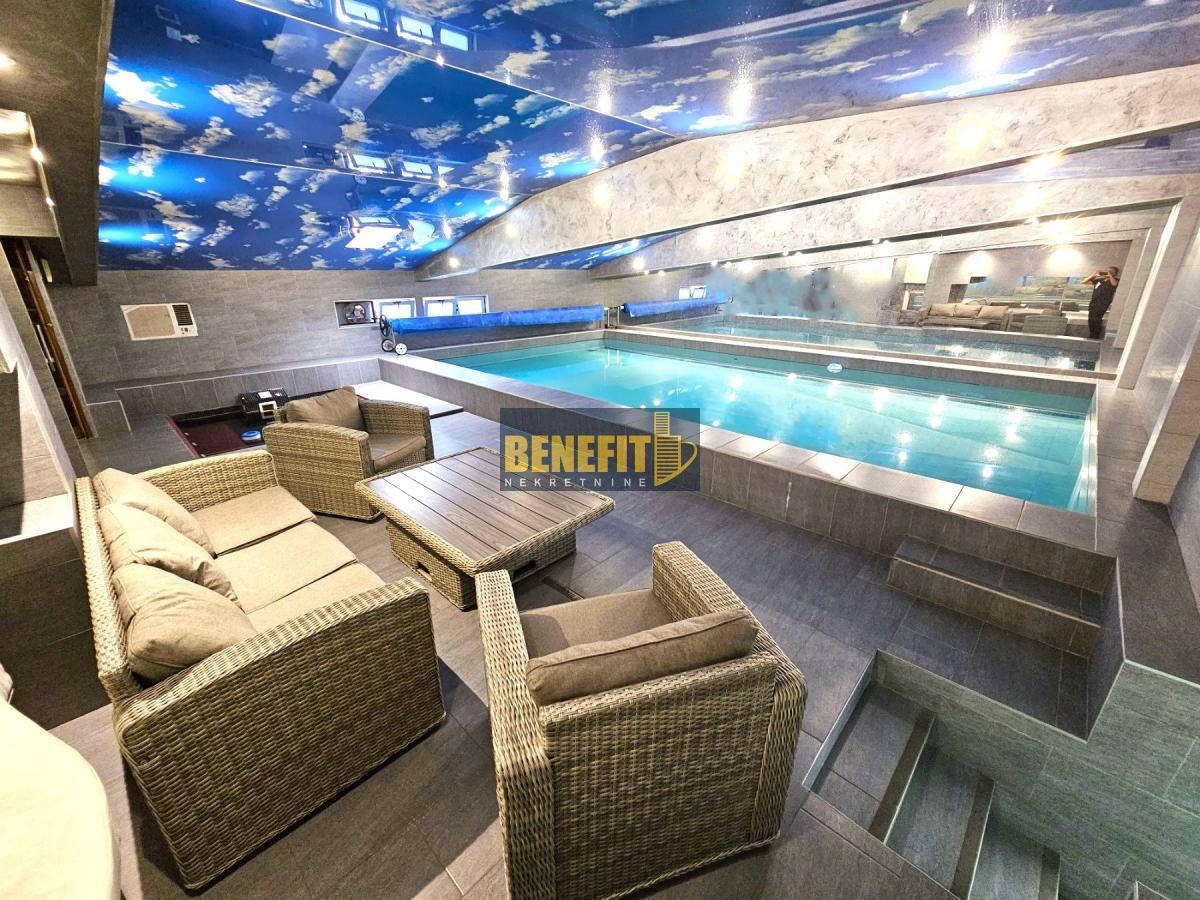 Комерційна нерухомість, 15231 м², 2 400 000$ — FAKTOR