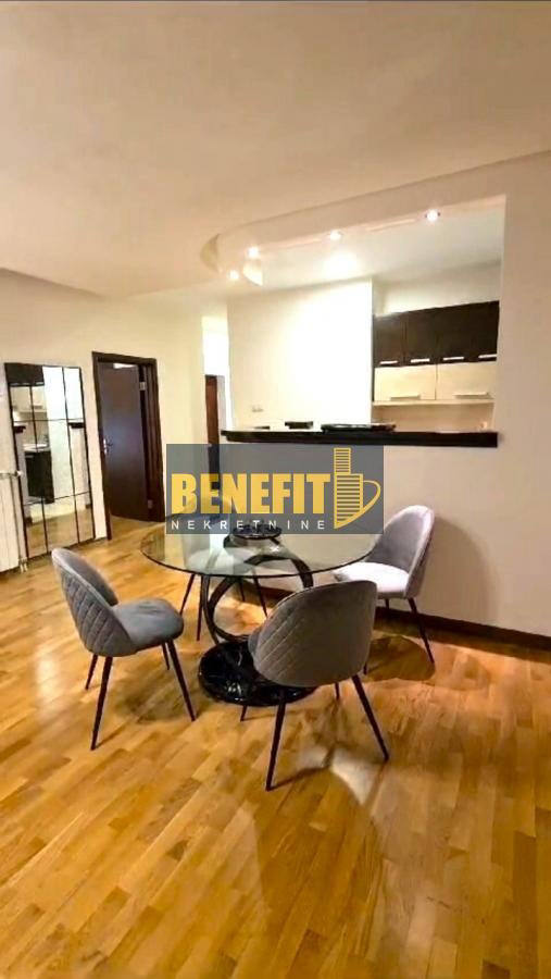 Квартира, 915 м², 360 000$ — FAKTOR